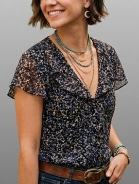 Jones New York Chiffon Floral V-neck Flutter Sleeve Top Light & Airy Size 16